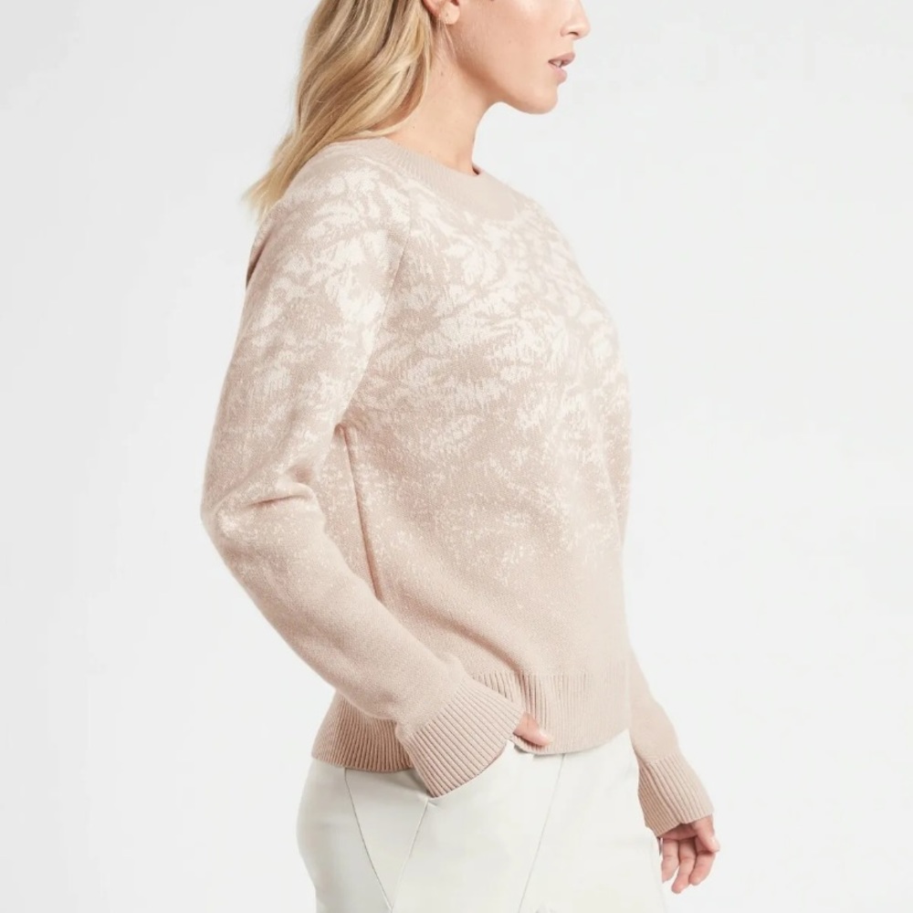 Athleta Jacquard Crew Sweater in Frosted Floral Cream Size Medium
